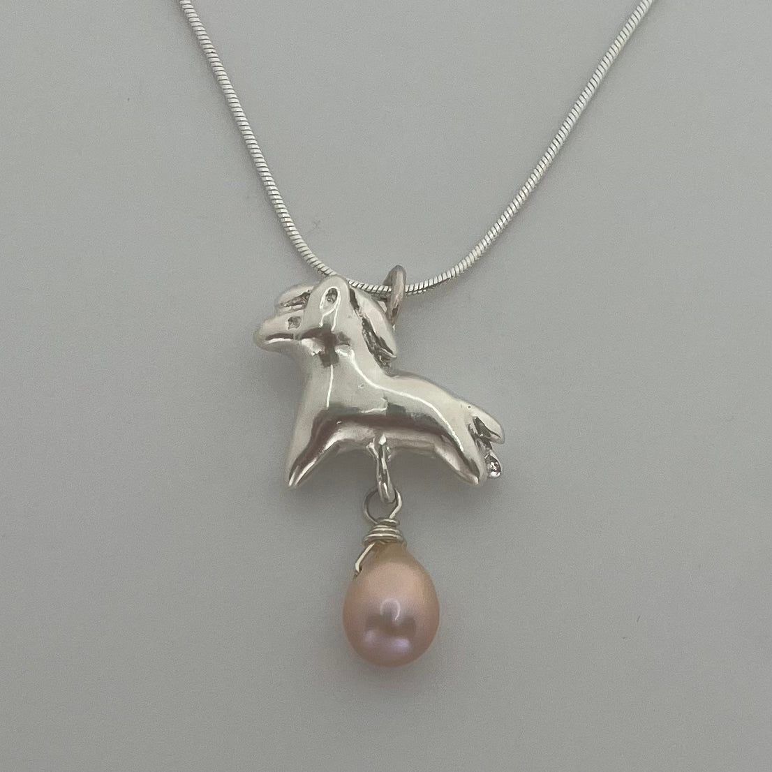 Lil Horsey Necklace with Rounded Pearl - Silver